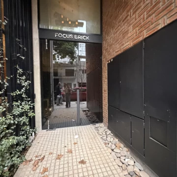 Departamento en alquiler de 2 dormitorios con balcón en Rosario - Edificio Focus Brick