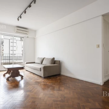 Departamento de 3 ambientes en Alquiler. Recoleta