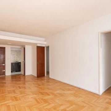 Departamento de 5 ambientes con escritorio y dependencia en Venta en Palermo, Ideal Consultorios