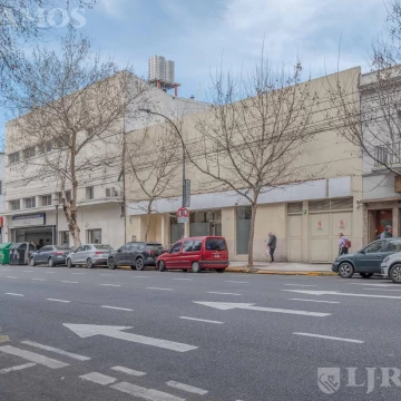Local en venta y alquiler en Almagro de 800 m2