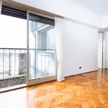 VENTA 2 AMBIENTES MUY LUMINOSO EN RECOLETA – A UNA CUADRA DE AV. SANTA FE