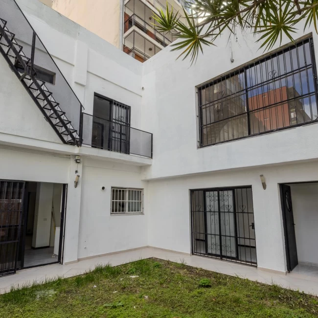 VENTA PH DE 365 M² CON JARDÍN, TERRAZA Y ENTRADA INDEPENDIENTE EN VILLA URQUIZA