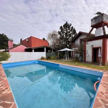 VENTA DE CASA DE  5 AMBIENTES EN BARRIO MONTECARLO DEL VISO PILAR