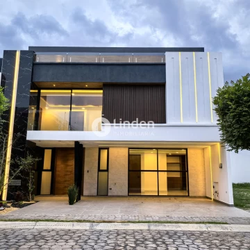 CASA EN VENTA EN PARQUE GUANAJUATO, LOMAS DE ANGELÓPOLIS, PUEBLA.