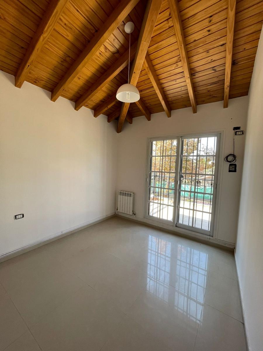 habitación 2 con salida al balcon