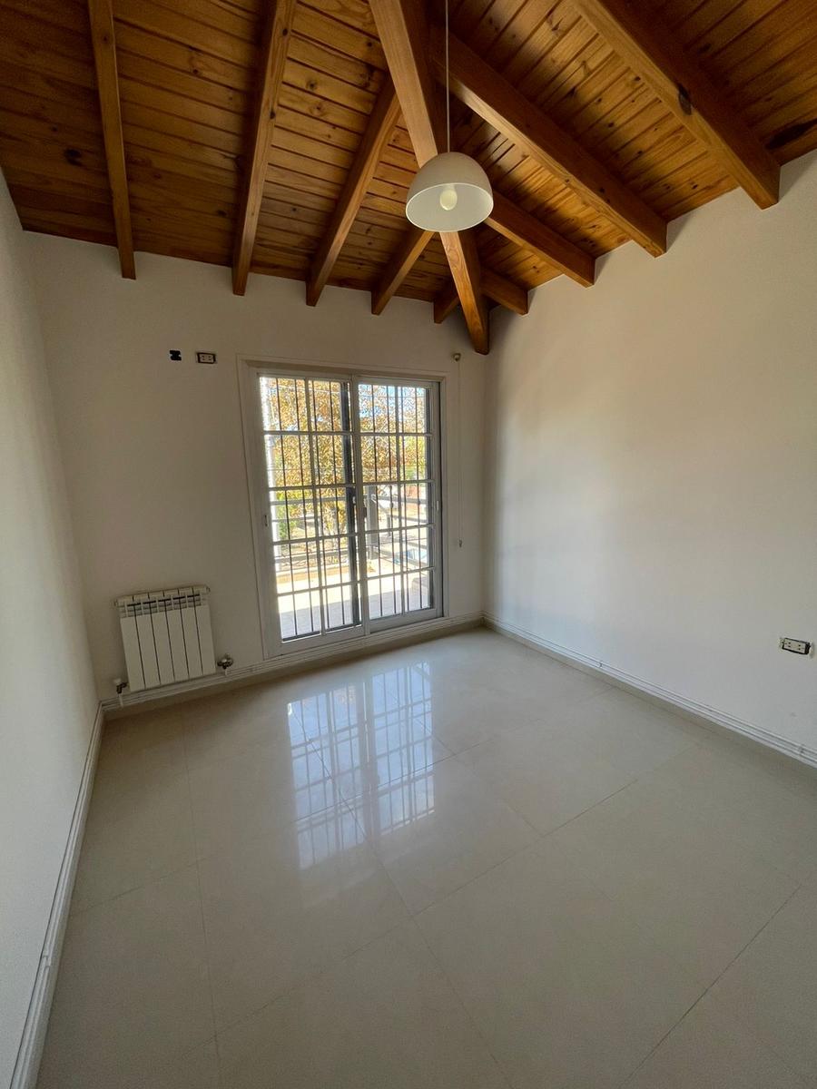 habitación 4 salida al balcon
