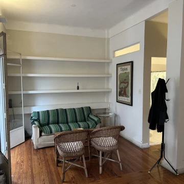 Venta Departamento 2 ambientes Apto Crédito en Monserrat con Balcón y Bajas Expensas