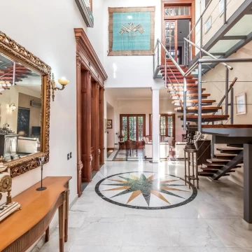 Casa en venta en Belgrano Jardin Garage Quincho Yacuzzi