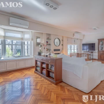 RECOLETA. Juncal y Austria. Cochera. Muy luminoso. venta