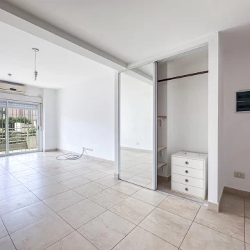 Monoambiente con Balcon al Contrafrente en Alquiler