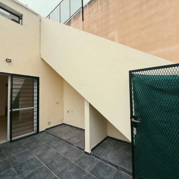 Av. Arijon 844 - Depto. De Pasillo De 1 Dormitorio En Alquiler - Roque Saenz Peña, Rosario