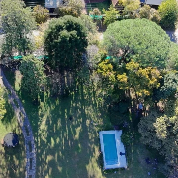 Terreno en venta en barrio con portón en Bella Vista 