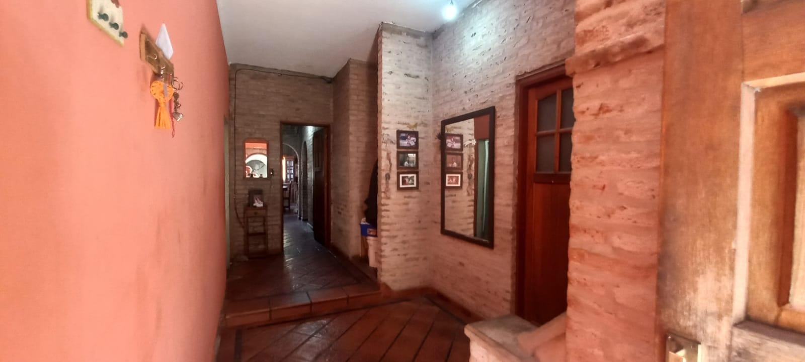 Hall ingreso de afuera hacia adentro