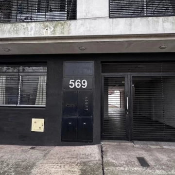 Departamento de un dormitorio con cochera en la Plata