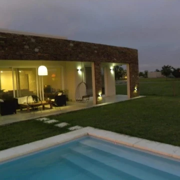 Casa al agua en Alquiler temporal en El Canton Norte
