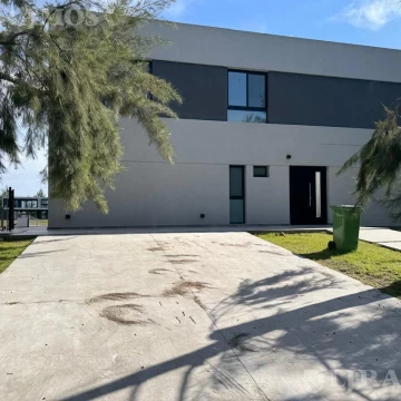 Terreno a la laguna con amarra en venta en el Naudir, Escobar