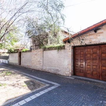VENTA - CASA 4 AMBIENTES - LOMAS DE ZAMORA