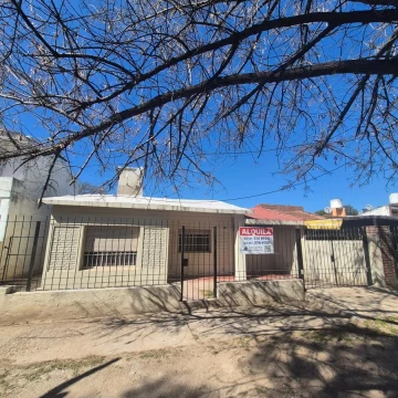 Casa en  Alquiler - 3 Dorm - Zona Sur