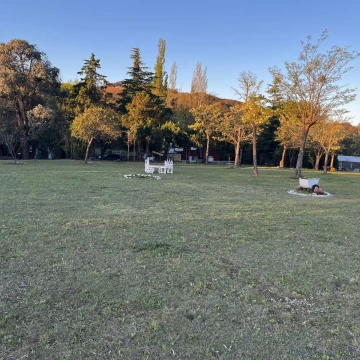 Vendo Estancia en Rio de los Sauces, con 400 m de Rio Propio + 2 Deptos amoblados , Depto Ischilin, Cordoba 