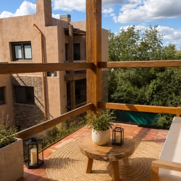 VENTA / ALQUILER AMOBlADO Departamento 2 amb c/ Balcon, Cochera, Parrilla y TERRAZA Pilar