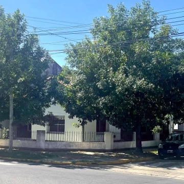 Casa 3 dormitorios c/ patio y terraza - Olivos