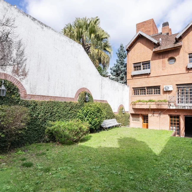 CASA LOTE PROPIO 6 AMBIENTES 6 COCHERAS  VILLA URQUIZA