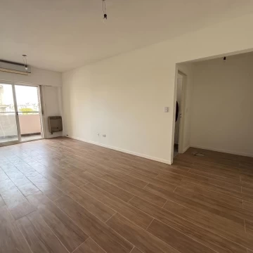 Departamento de 3 ambientes en Alquiler en Monserrat con Cochera