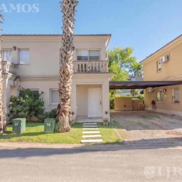 VENTA. TOWN HOUSE. Impecable. 2dorm. Toilette. Jardin. Amenities Barrio Palmas del Sol