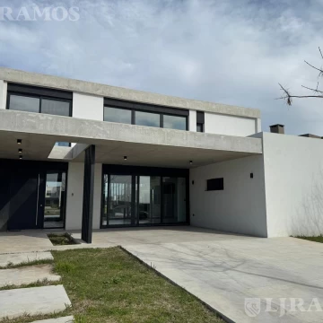 Terreno a la laguna con amarra en venta en el Naudir, Escobar