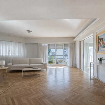 VENTA. DEPARTAMENTO 4 AMBIENTES CON DEPENDENCIA. AGUIRRE Y MALABIA.