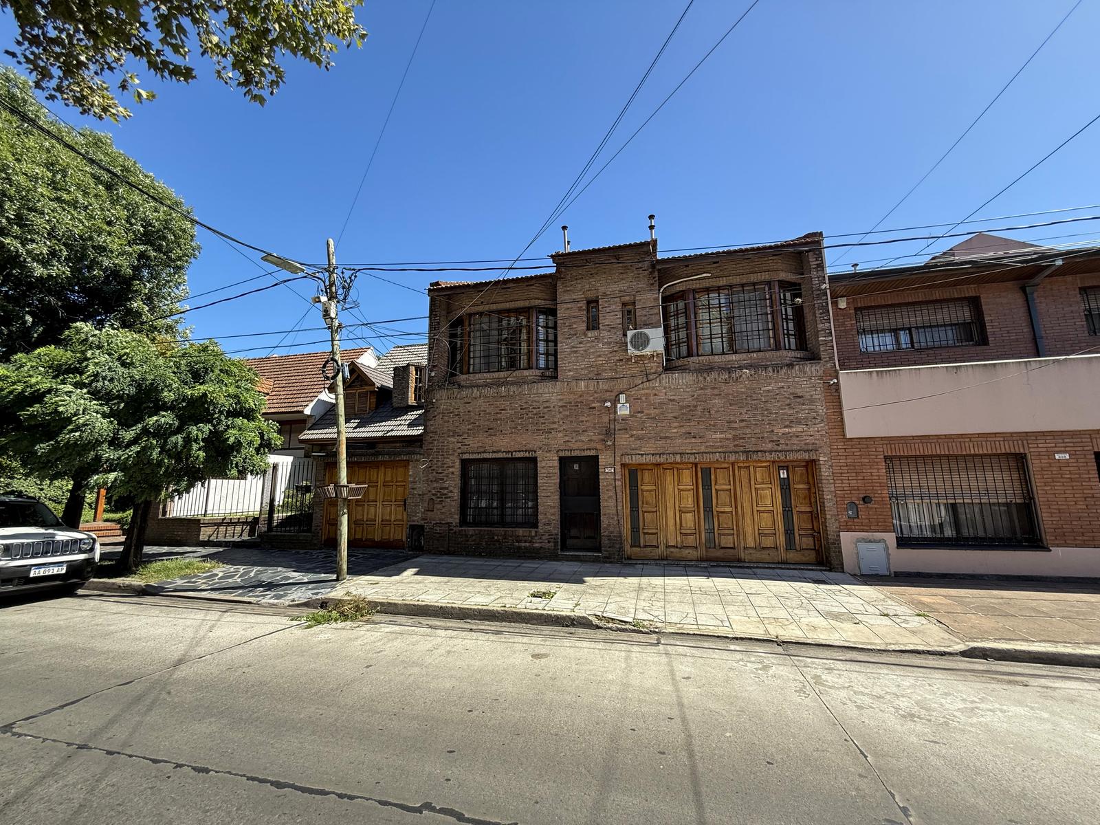 Venta Casa en Quilmes 4 ambientes Garage Patio Apto Credito - Principal