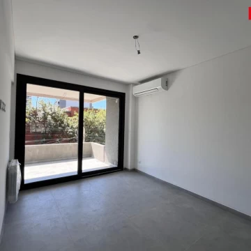 Departamento 3 ambientes con gran balcón al frente- Belgrano.