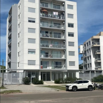 Venta 1 Dormitorio en piso alto con terraza en La Loma, Maldonado