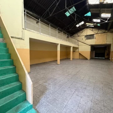 Venta Depósito en Temperley Oeste 