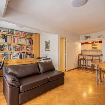 Venta Departamento Colegiales Palpa 3 ambientes 2 dormitorios escritorio balcon baulera