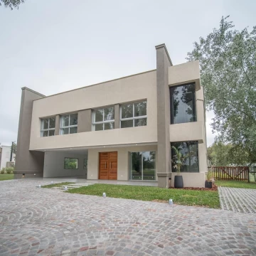 Venta Casa a estrenar 5 dormitorios Country Club Miralagos