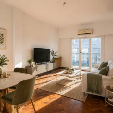 VENTA 3 ambientes en piso alto en Cañitas