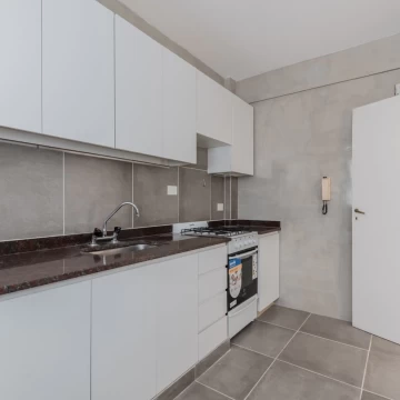 VENTA. 2 AMB. VILLA URQUIZA. REFACCIONADO