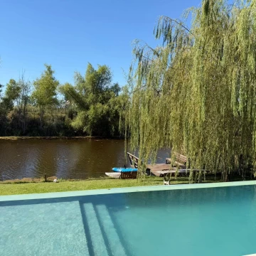 Casa en venta al lago en Acacias Puertos