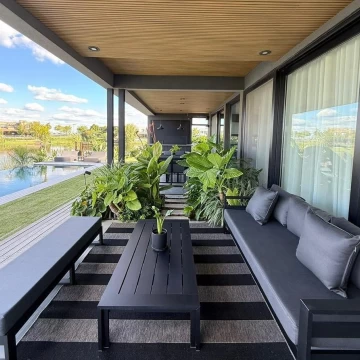 Casa en venta tres suites en Marinas al lago Puertos