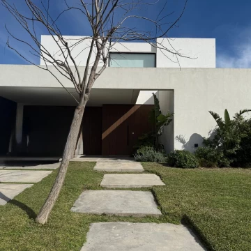 Casa en alquiler al lago Barrio Costas Puertos