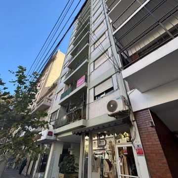 LAS HERAS 2900 - OPORTUNIDAD – VIVIENDA-APTO PROF - COCINA Y BAÑO COMPLETOS –