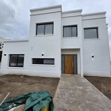 Casa de 5 ambientes en venta en Canton Puerto