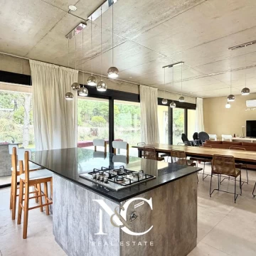 Casa en Venta en Costa Esmeralda con gas natural