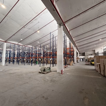 Depósito en alquiler 2.150 m2 - Pompeya - Deposito Logistico
