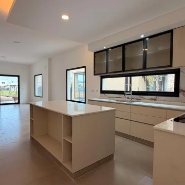 Casa a la venta en una sola planta en Santo Tomas