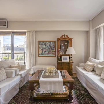 Venta Departamento 4 ambientes, 3 dormitorios con balcón, cochera y baulera ubicado en Palermo Chico