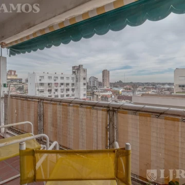 VENTA Departamento en San Isidro centro ! Excelente ubicacion ! Con cochera
