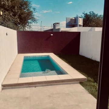 DUPLEX, B.CERRADO, 2 DORMIT. PILETA. VILLA ALLENDE