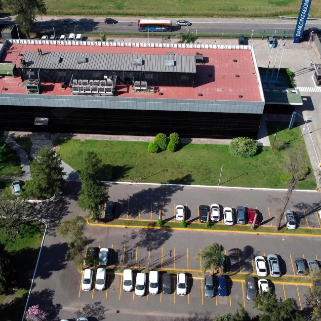 OFICINA CORPORATIVA EN PANAMERICANA Y HENRY FORD ALQUILER